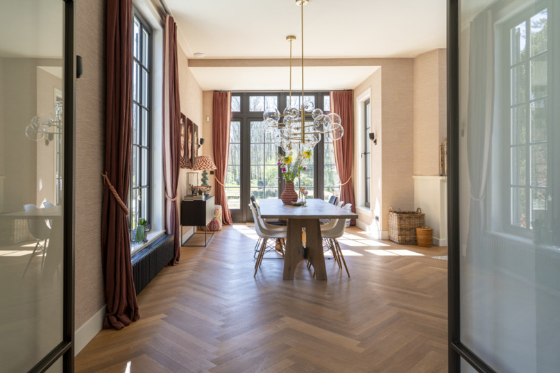 plush74 bunte Familienvilla overveen 25