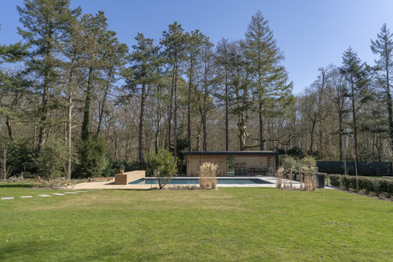 plush74 bunte Familienvilla overveen 94