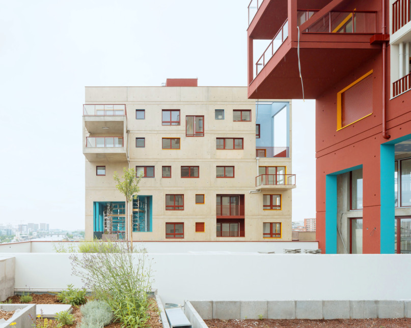 plush74 colourful brutalist housing paris 22