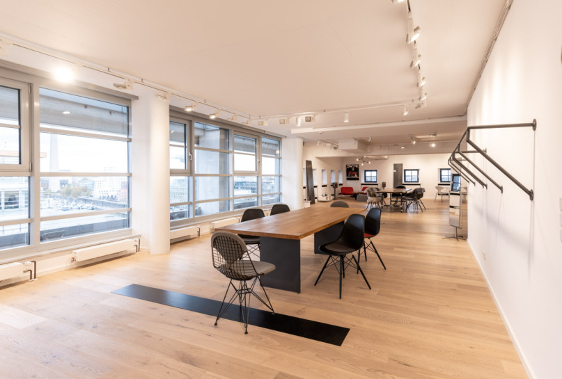 plush74 cool harbour showroom 10