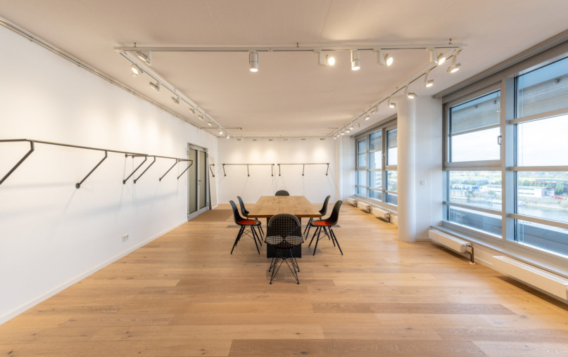 plush74 cool harbour showroom 4