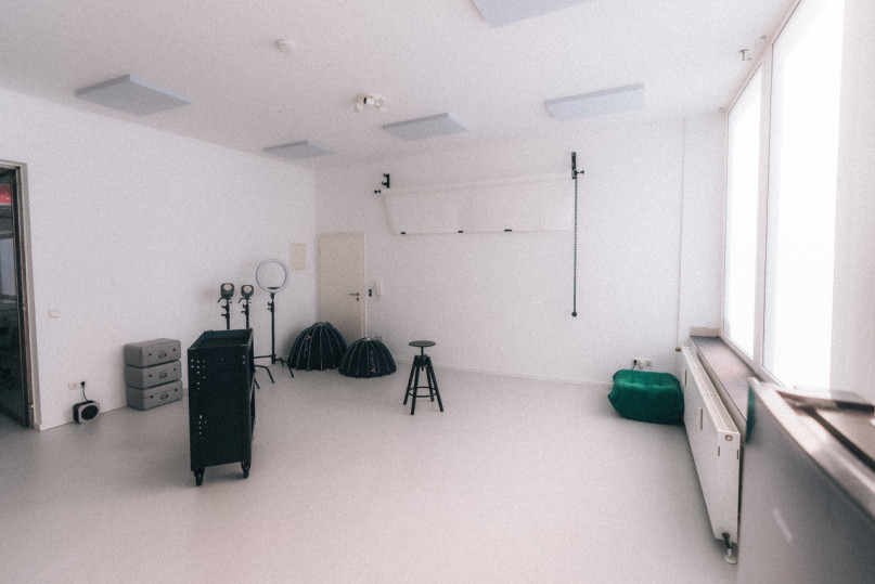 plush74 daylight studio cologne 4