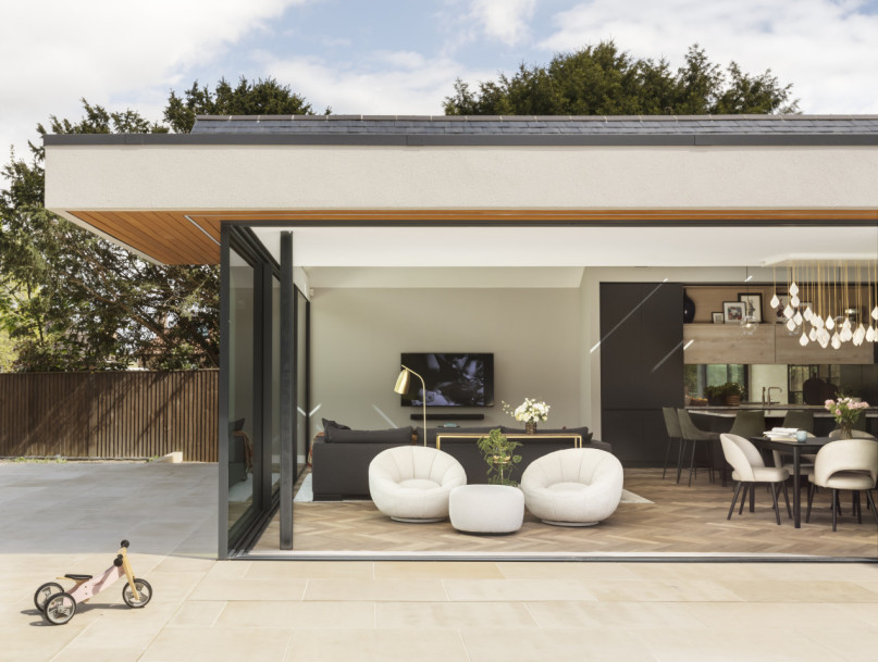 plush74 esher location house 1