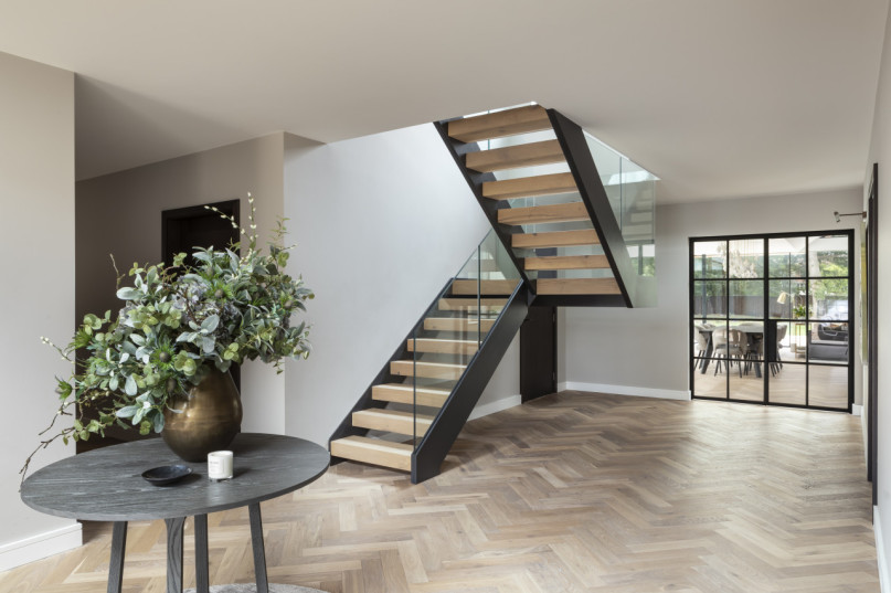 plush74 esher location house 8