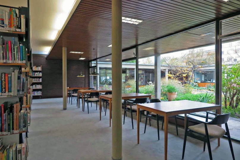 plush74 film foto veranstaltungsort berlin deutschland bibliothek 2