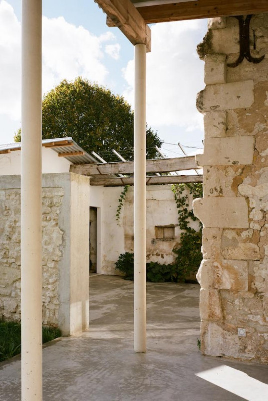 plush74 film photo event location france charente modern country house 12
