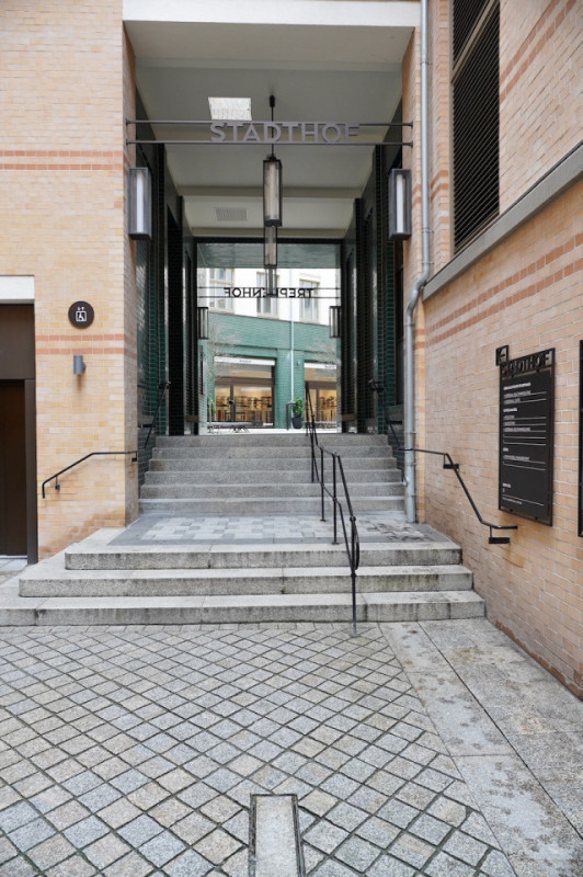 pluche74 film foto evenement locatie hamburg duitsland straten treppenhof13