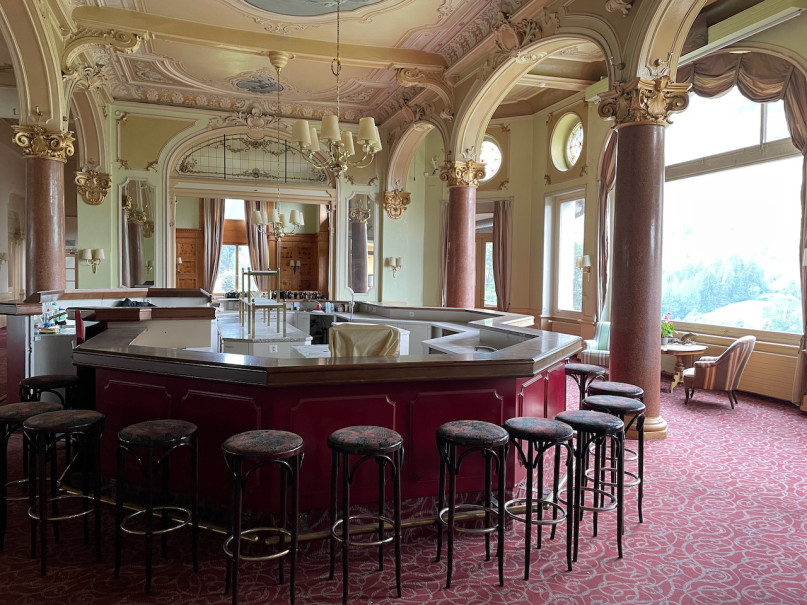 plush74 film photo event location switzerland vulpera hotel historic 39