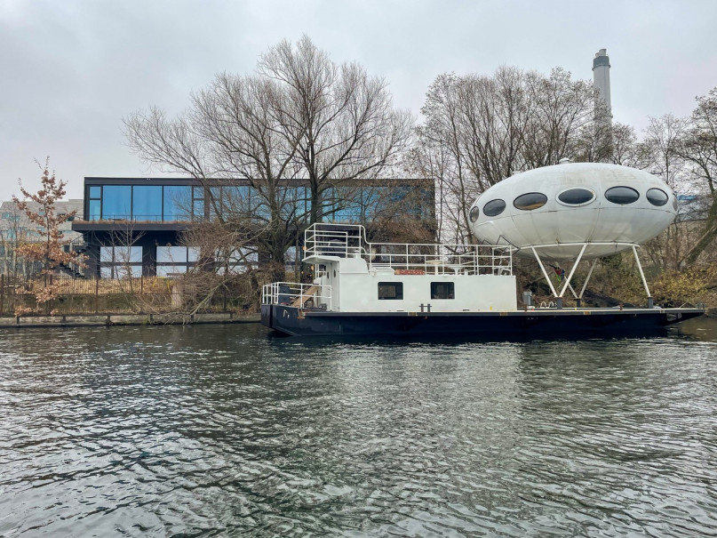 plush74 floating ufo 5