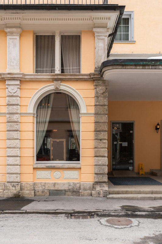 plush74 grand history hotel 10