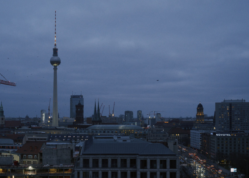 plüsch74 hochhauswohnung über berlin 16