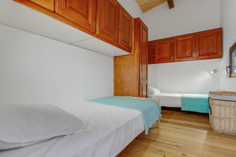 plush74 hillside villa with sea view 17