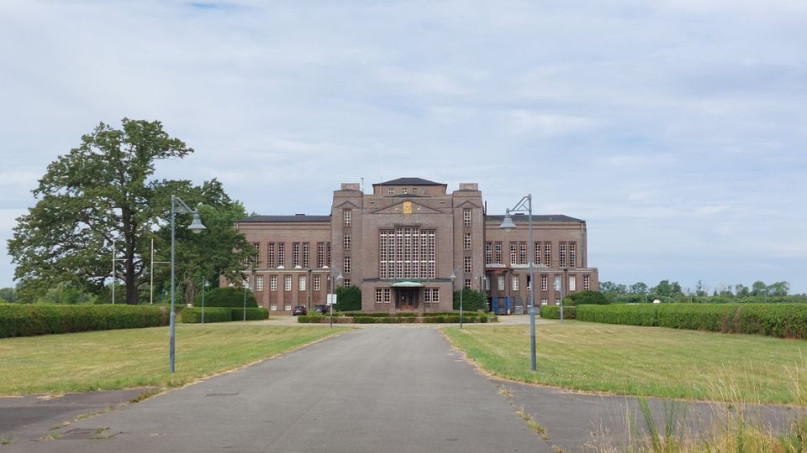 plush74 historical radio station berlin 6