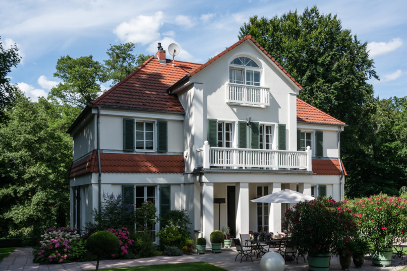 plush74 house rental film photo villa germany berlin scout agency bright garden17