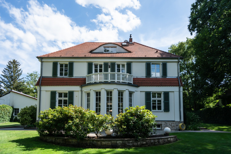 plush74 house rental film photo villa germany berlin scout agency bright garden18