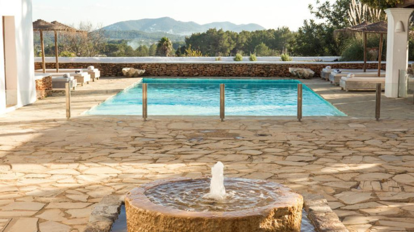 pluche74 ibiza villa rustieke locatie fotofilm00010