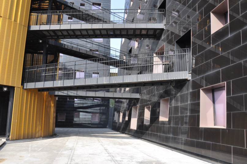 plush74 italy milano location rent shoot film photo streets parking modern architecture glass 11