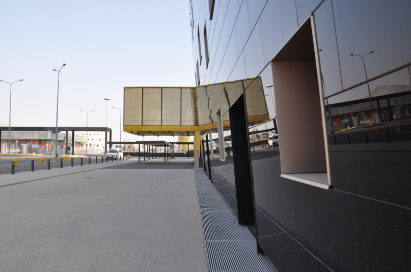 plush74 italy milano location rent shoot film photo streets parking modern architecture glass 28