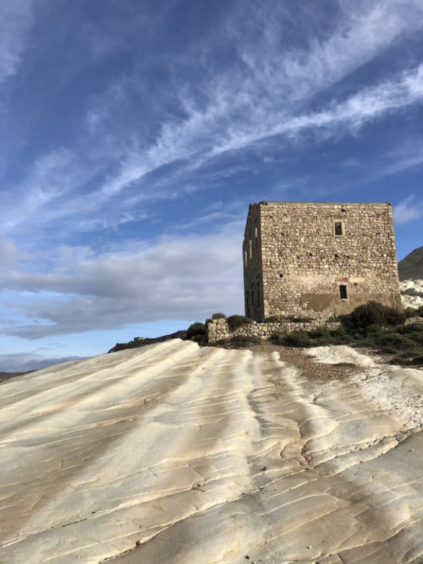 plush74 Italien Sizilien Drehort mieten Film Foto Strand Ruinen Felsen 4