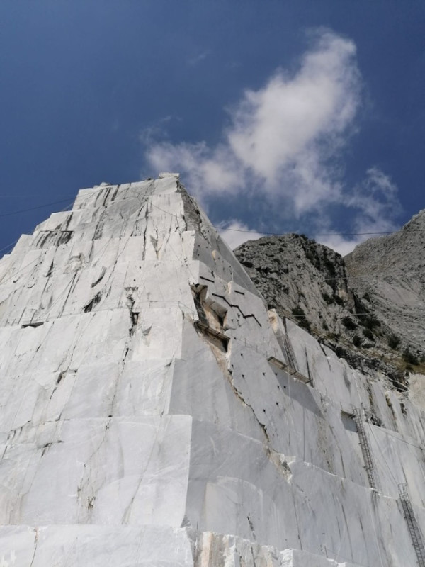 felpa74 italia toscana lugar alquiler rodaje película foto cantera de mármol montaña 3