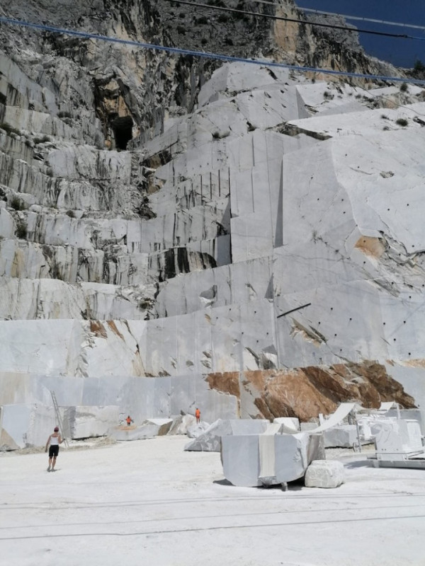 felpa74 italia toscana lugar alquiler rodaje película foto cantera de mármol montaña 6