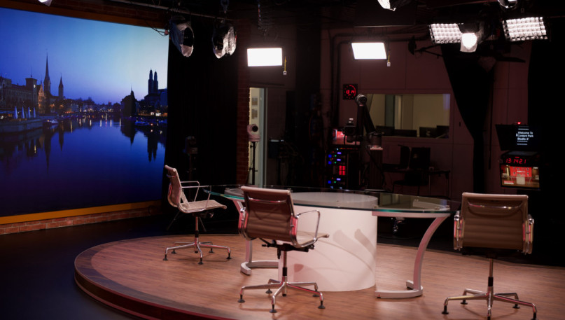 plush74 livestream tv studio 4 3