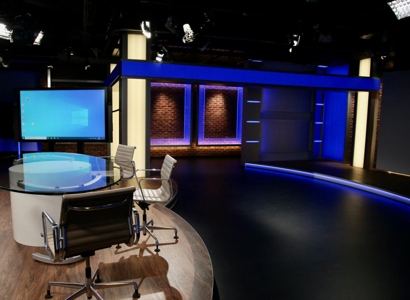 plush74 livestream tv studio 4 3