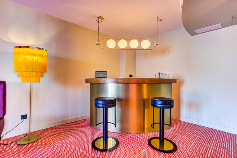 plush74 locaitons spanien ibiza foto film produktion hotel amrican diner00016