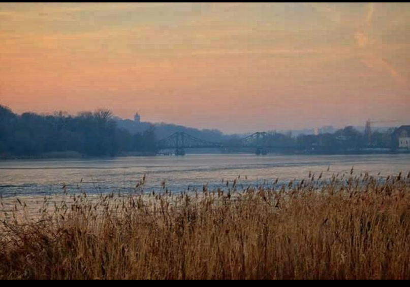 felpa74 lugar berlin glinickerbrucke foto film eventjpg8