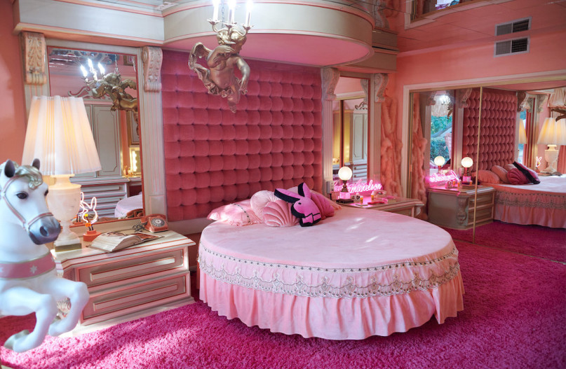 plush74 location california design vintage furniture pink palace shoot film photo fashion car scouting38