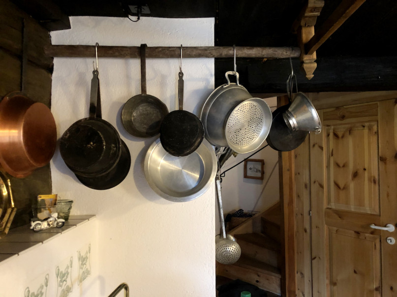 plush74 location film photo alvaneu switzerland historical farm house 17