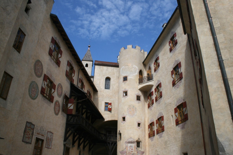 plush74 standort messner museum ripa italien6