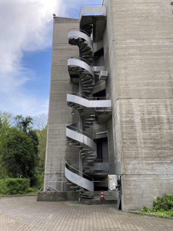 plush74 location foto film event berlin deutschland brutalismus 30