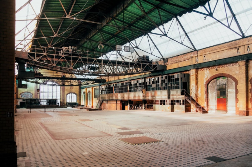 plush74 location photo film event berlin germany industrial 7 (1)