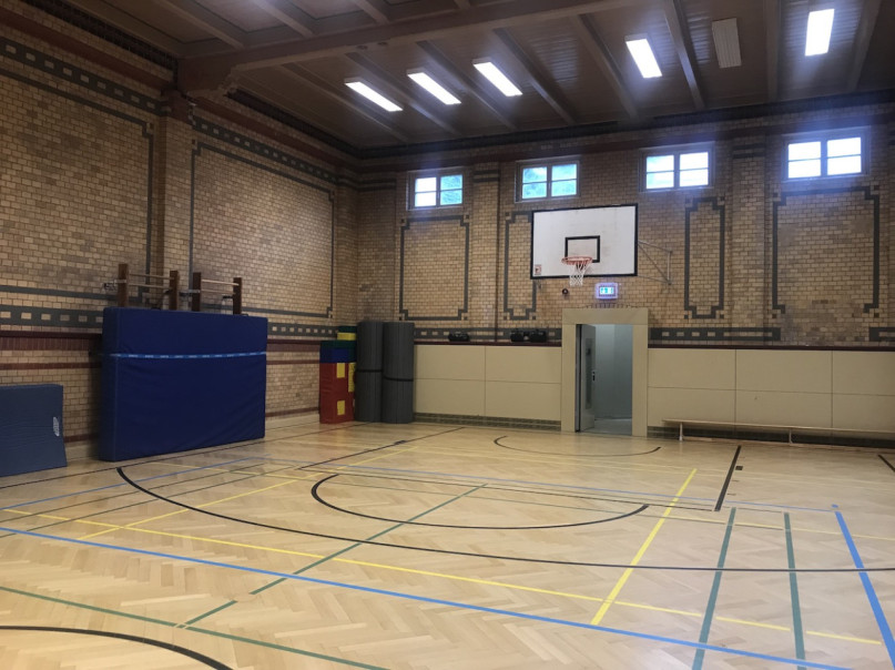 peluche74 lugar foto película evento alemania berlin deportes gimnasio interior vintage 10