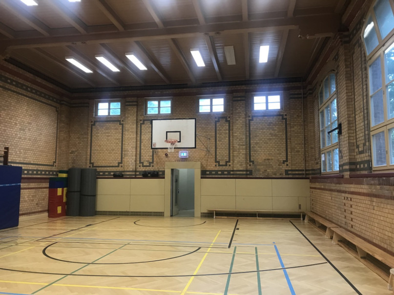 peluche74 lugar foto película evento alemania berlin deportes gimnasio interior vintage 11