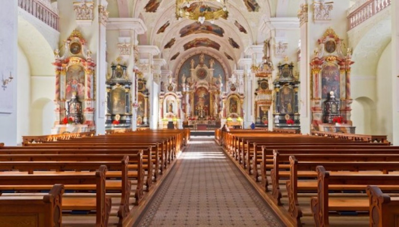 plush74 location photo film event location scouting switzerland church5