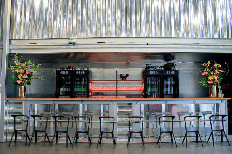 peluche74 ubicación foto película evento alquiler alemania berlin contenedor caja acero sala de exposiciones 16