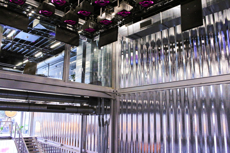 felpa74 ubicación foto película evento alquiler alemania berlín contenedor caja acero sala de exposiciones 29