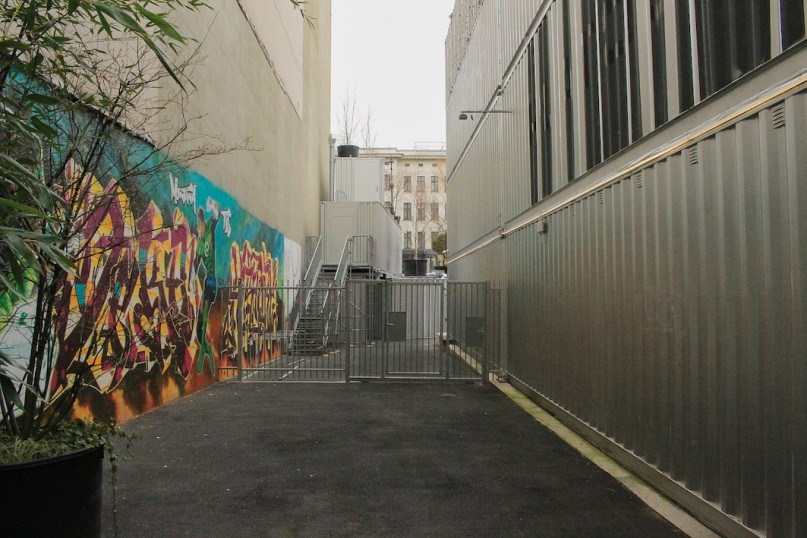 felpa74 ubicación foto película evento alquiler alemania berlin contenedor caja acero sala de exposición 36