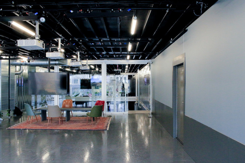 felpa74 ubicación foto película evento alquiler alemania berlín contenedor caja acero sala de exposición 9