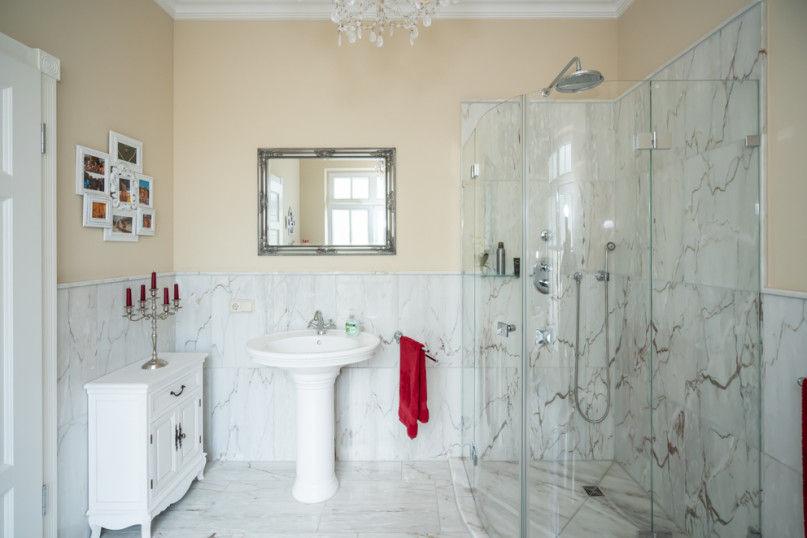 plush74 location photo film event villa spacious white luxurious deisign6