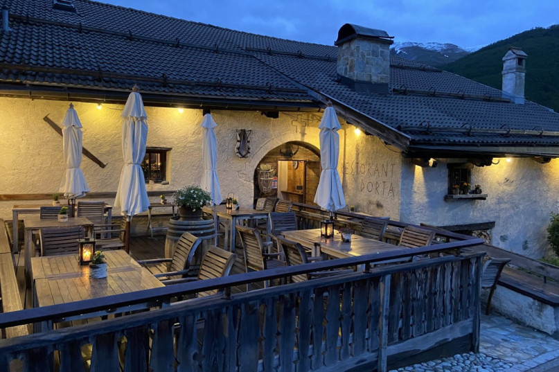 peluche74 lugar foto película evento zuoz engadin suiza montaña restaurante 5