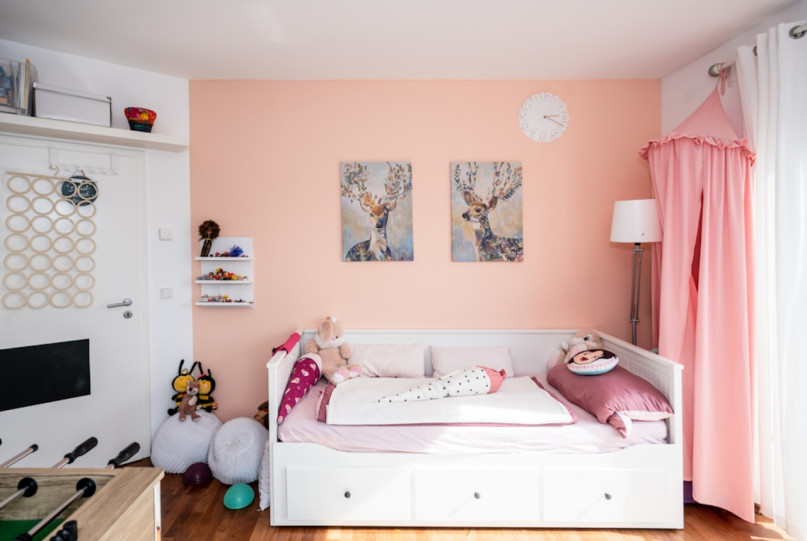 plush74 location photo film germany berlin pastell apartment 00002