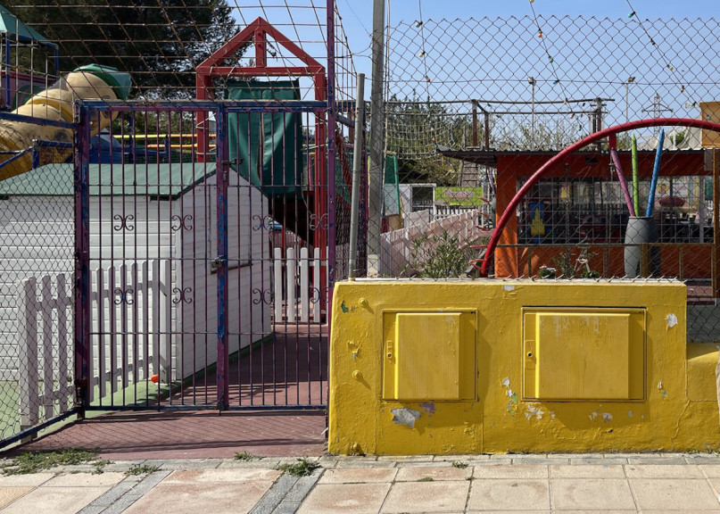 plush74 location scout ibiza straßen grafik funky vermietung rosa film foto event urban colors12