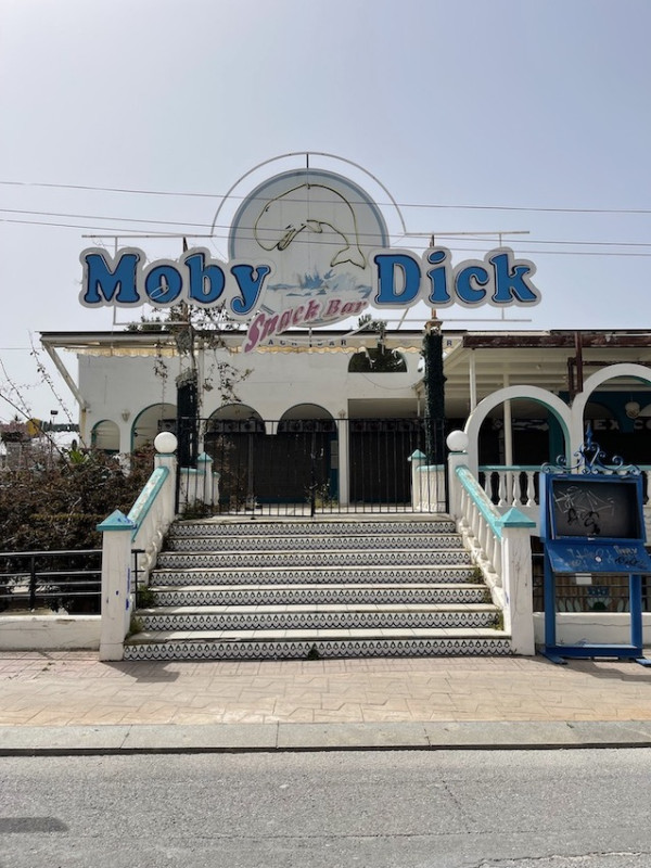 plush74 location scout ibiza streets grafik funky miete rosa film foto event urban colors17