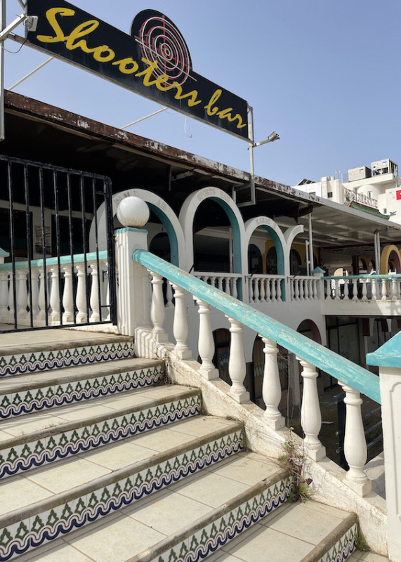 plush74 location scout ibiza straßen grafik funky vermietung rosa film foto event urban colors19