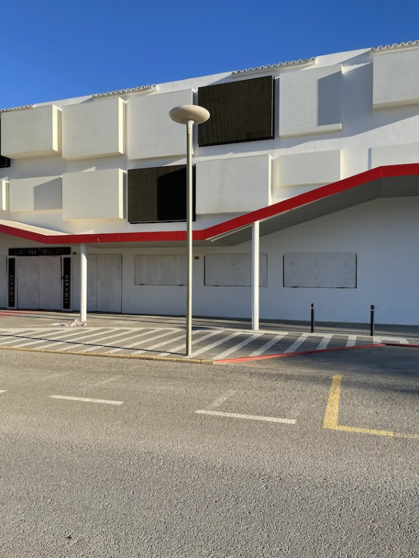 plush74 location scout ibiza streets grafik funky miete rosa film foto event urban colors28