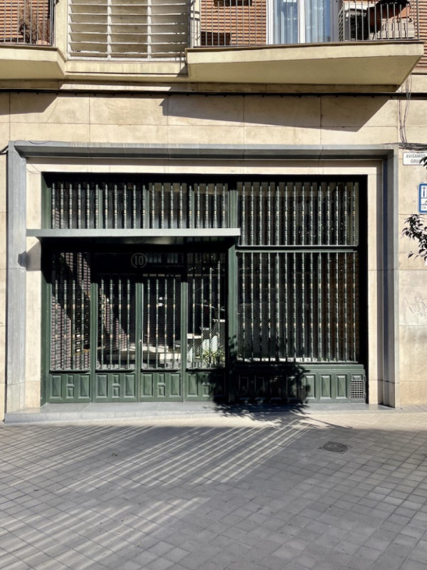 plush74 location scout rental spain photo film production madrid streets17