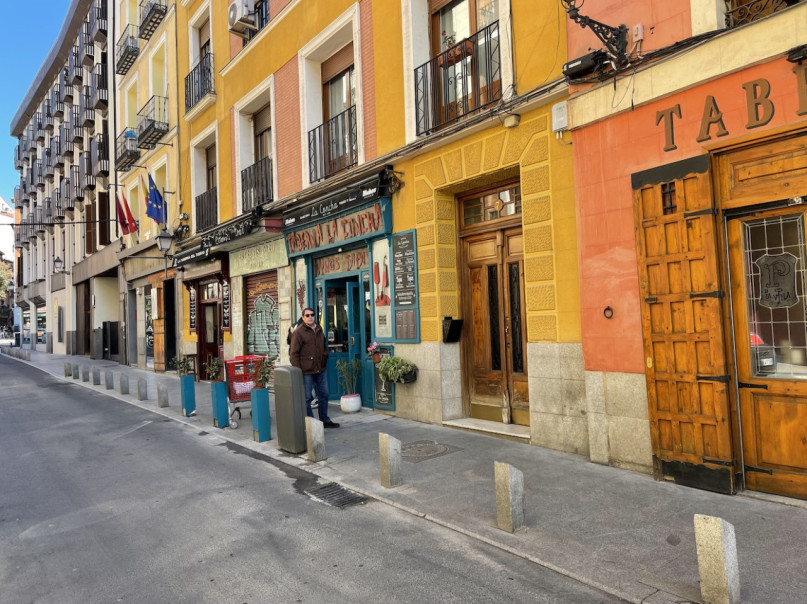 plush74 location scout rental spain photo film production madrid streets28